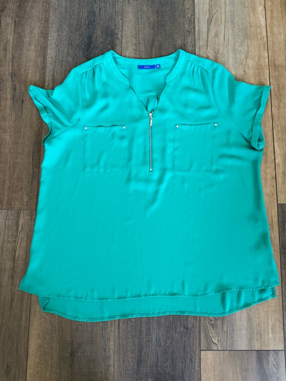 Apt. 9 Emerald Teal Short Sleeve Zip-Front Blouse XXL 
Pockets longer